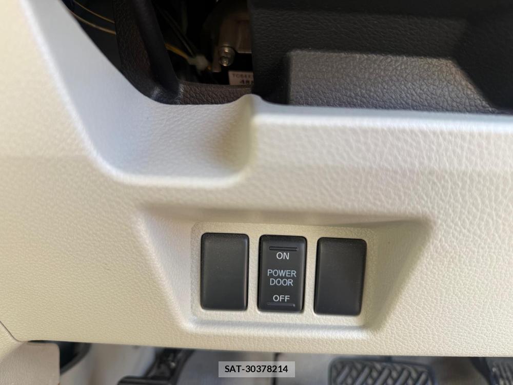 Nissan SERENA 2014-11 1218360-20
