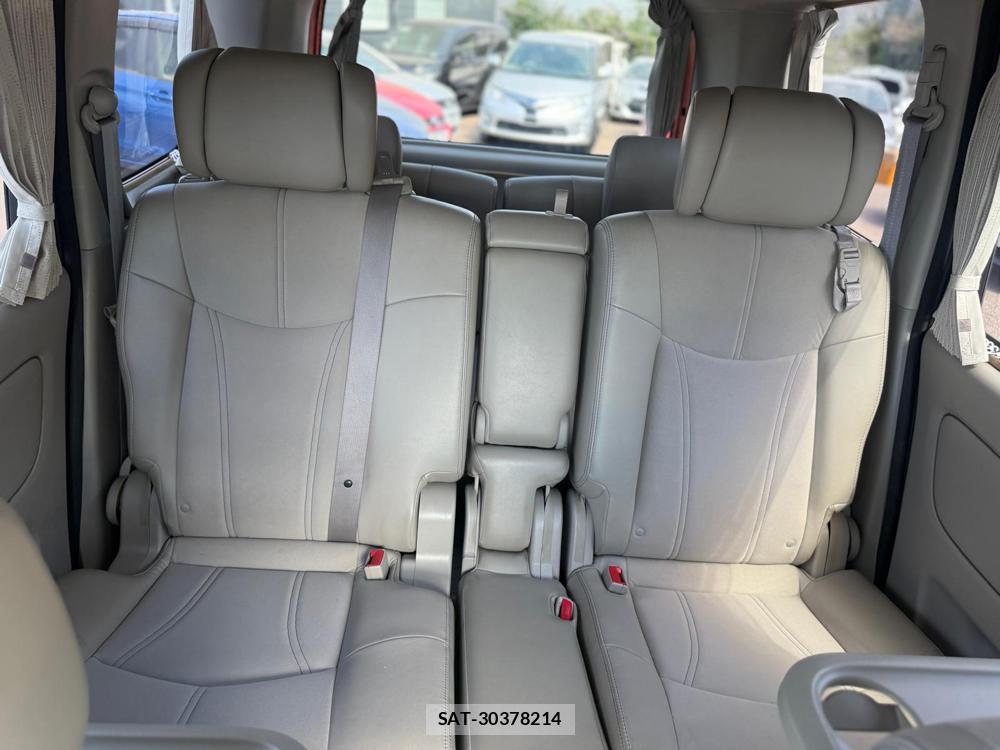 Nissan SERENA 2014-11 1218360-33