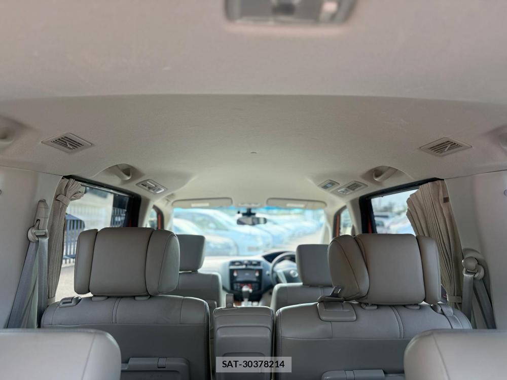 Nissan SERENA 2014-11 1218360-35