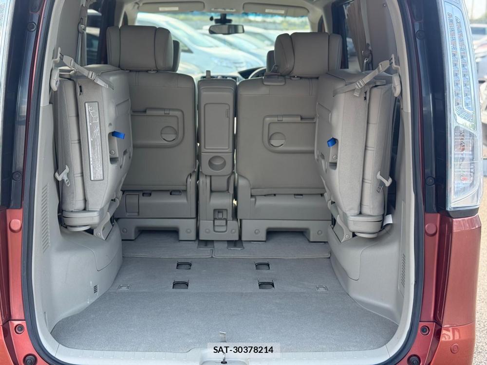 Nissan SERENA 2014-11 1218360-37