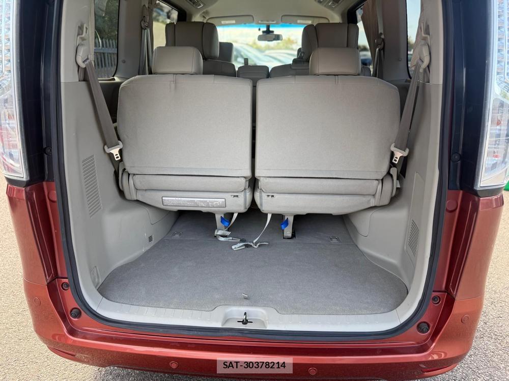 Nissan SERENA 2014-11 1218360-39