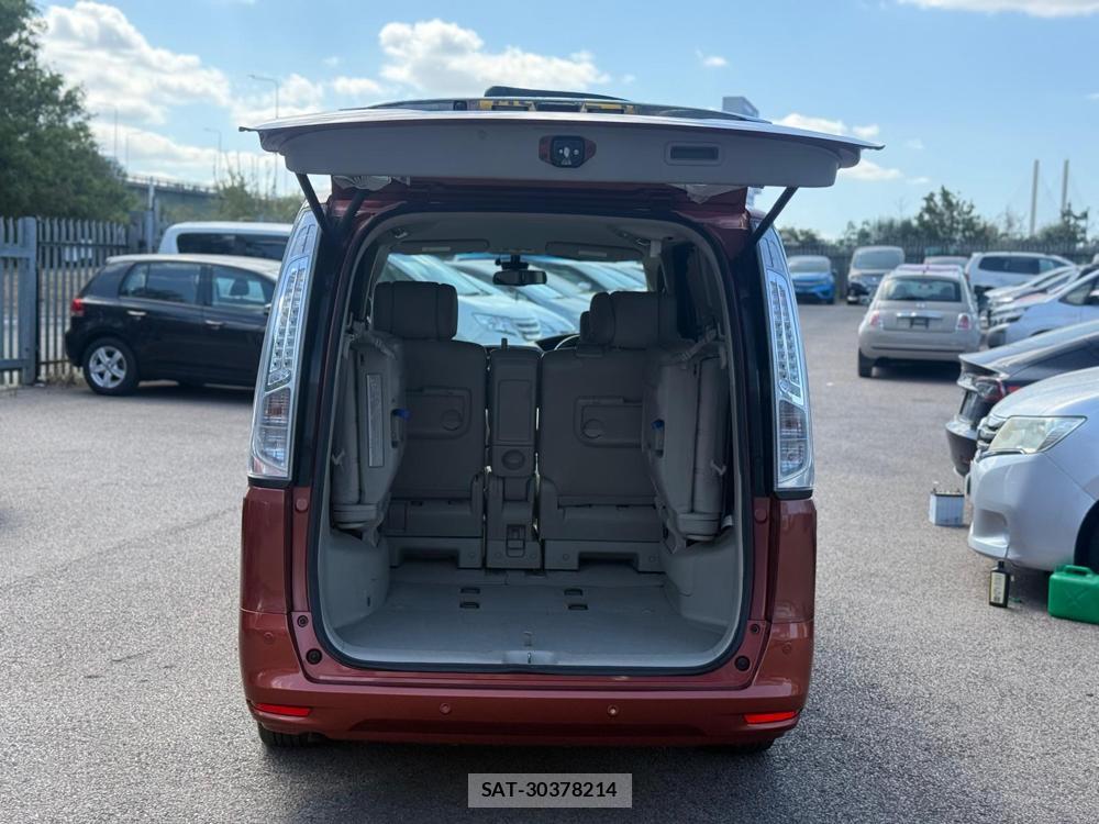 Nissan SERENA 2014-11 1218360-40