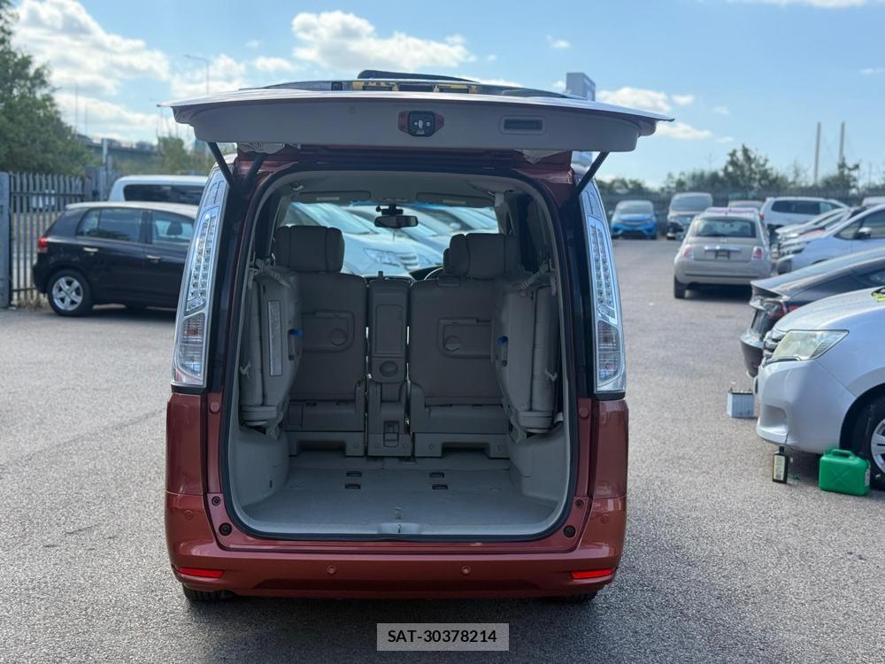 Nissan SERENA 2014-11 1218360-41