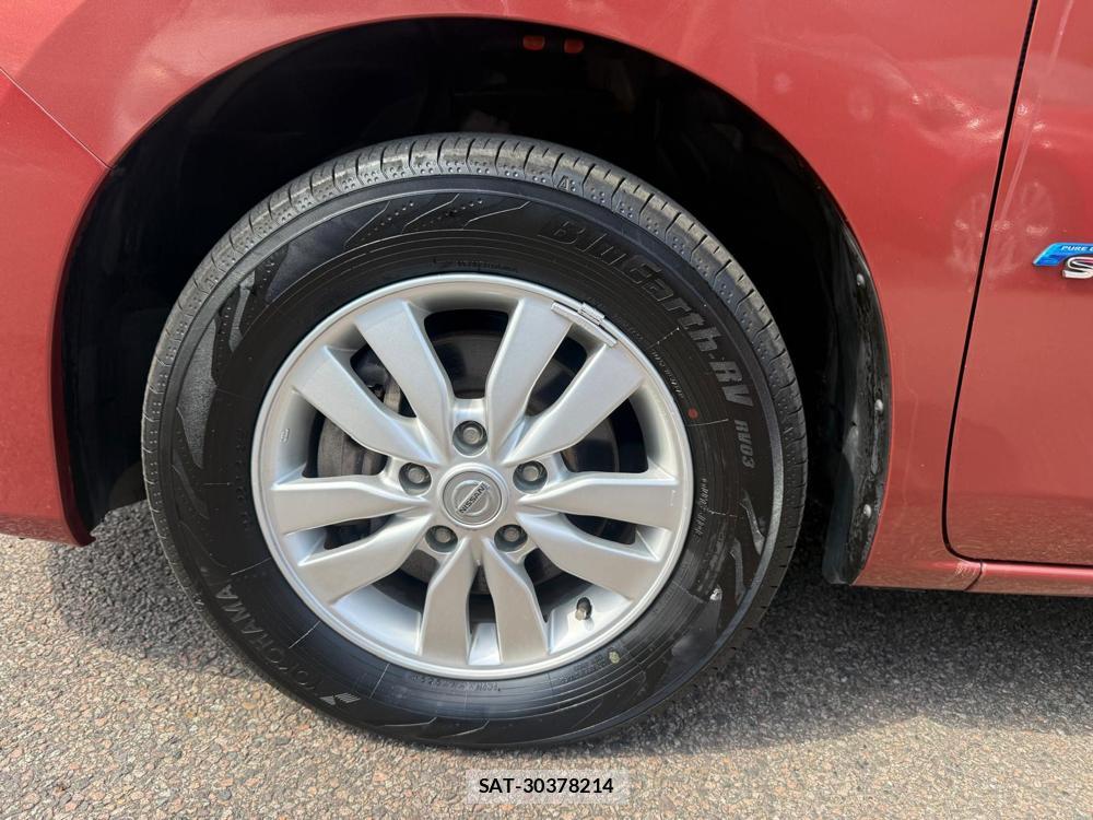 Nissan SERENA 2014-11 1218360-44