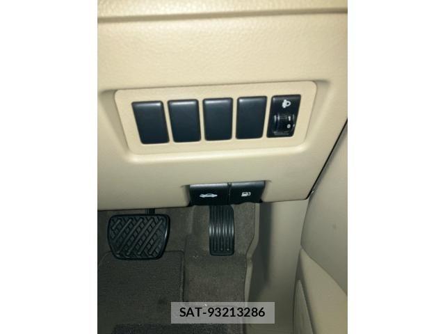 Nissan SERENA 2007-10 8355558-15