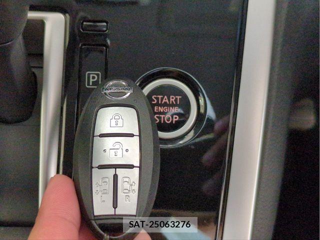 Nissan SERENA 2016-12 8355557-11