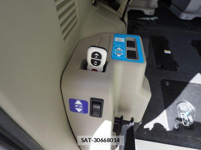 Nissan SERENA 2019-05 8355555-2