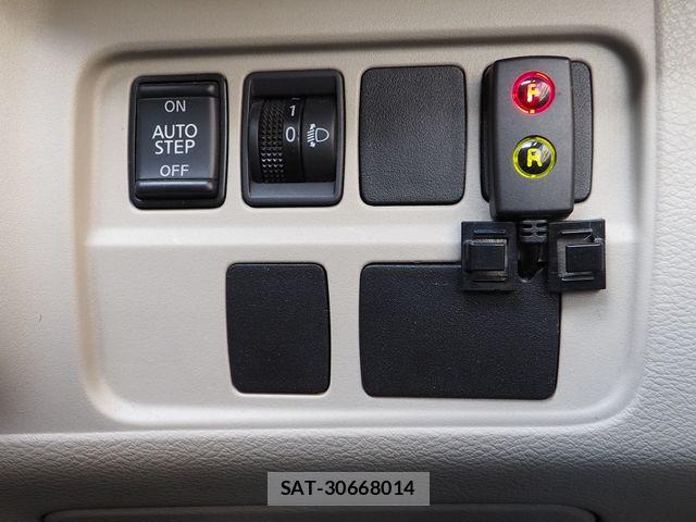 Nissan SERENA 2019-05 8355555-7