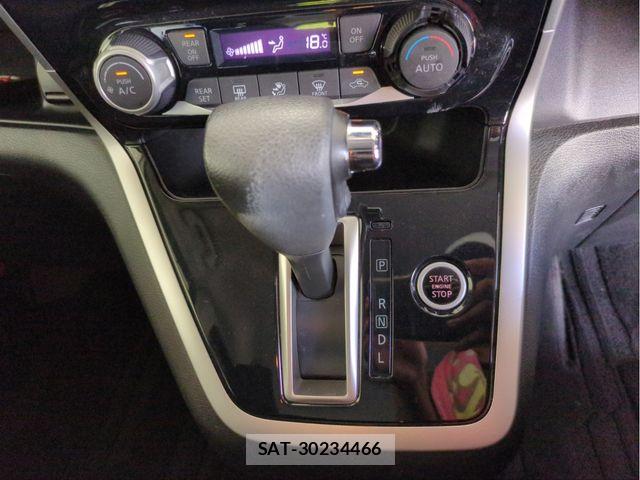 Nissan SERENA 2017-07 8355556-12