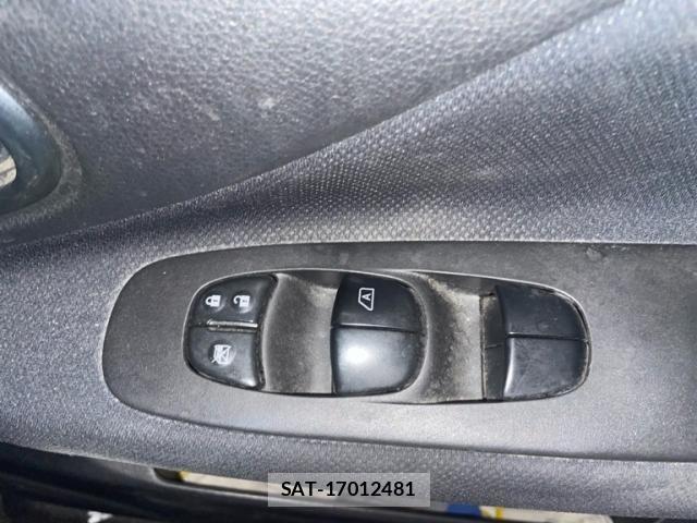 Nissan SERENA 2011-02 8368595-16