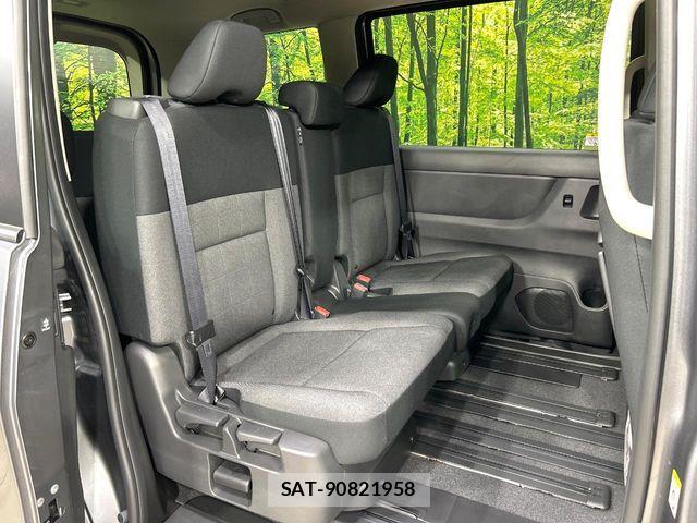 Nissan SERENA 2026-07 8368581-8