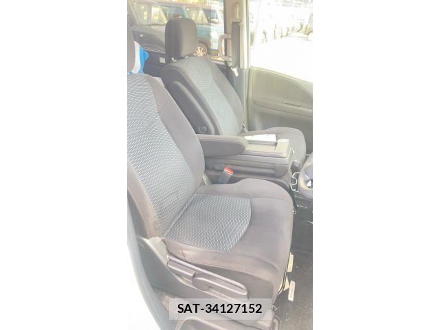 Nissan SERENA 2016-01 8368592-13