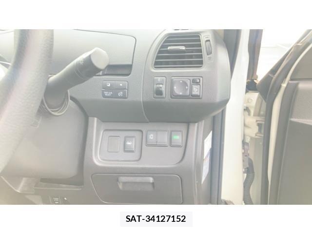 Nissan SERENA 2016-01 8368592-17