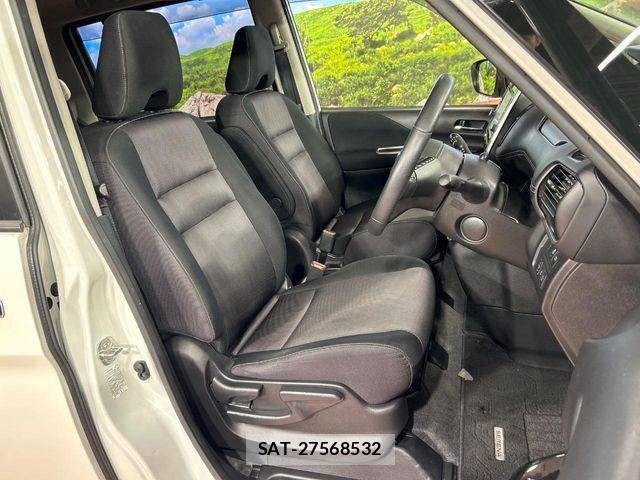 Nissan SERENA 2018-09 8368588-7