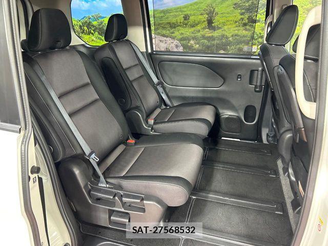 Nissan SERENA 2018-09 8368588-8