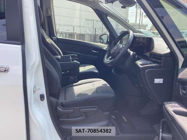Nissan SERENA 2023-09 8368572-15