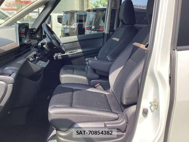Nissan SERENA 2023-09 8368572-17