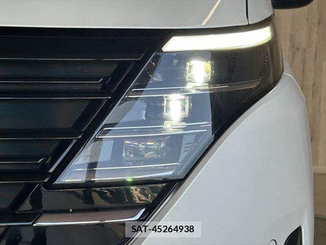 Nissan SERENA 2023-09 8368585-13