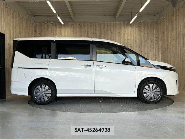 Nissan SERENA 2023-09 8368585-18
