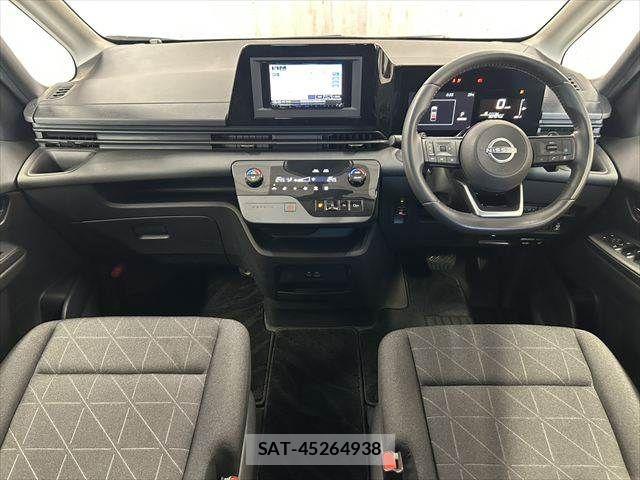 Nissan SERENA 2023-09 8368585-2