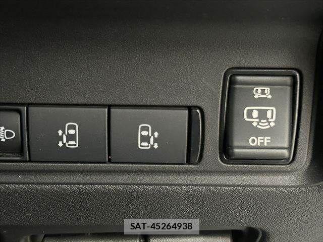Nissan SERENA 2023-09 8368585-6