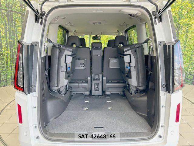 Nissan SERENA 2026-07 8368577-10