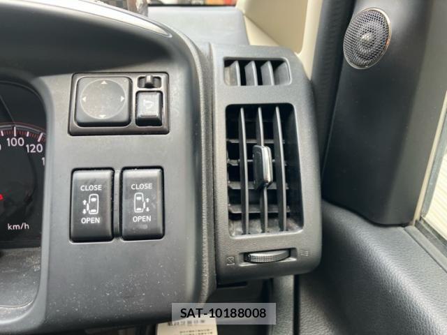 Nissan SERENA 2010-01 8368594-17