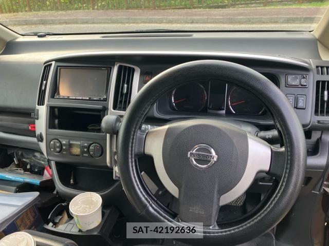 Nissan SERENA 2010-07 8368599-15