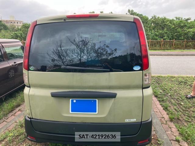 Nissan SERENA 2010-07 8368599-2