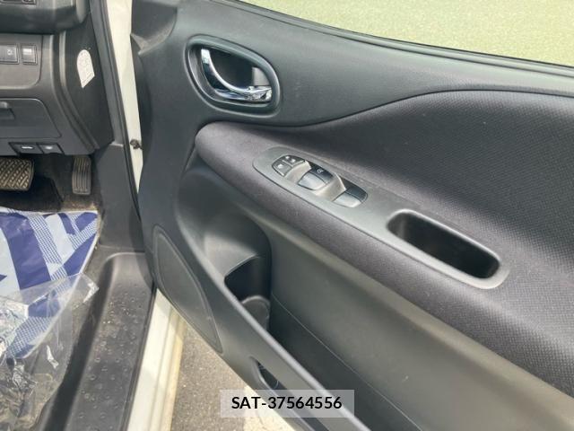 Nissan SERENA 2011-12 8368596-15
