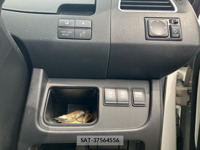 Nissan SERENA 2011-12 8368596-16
