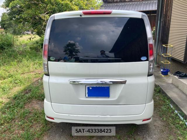Nissan SERENA 2007-08 8368593-2