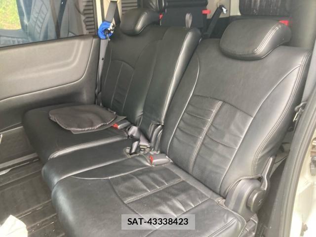 Nissan SERENA 2007-08 8368593-8