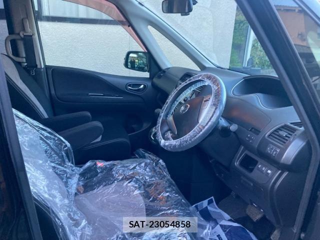 Nissan SERENA 2012-02 8368601-10