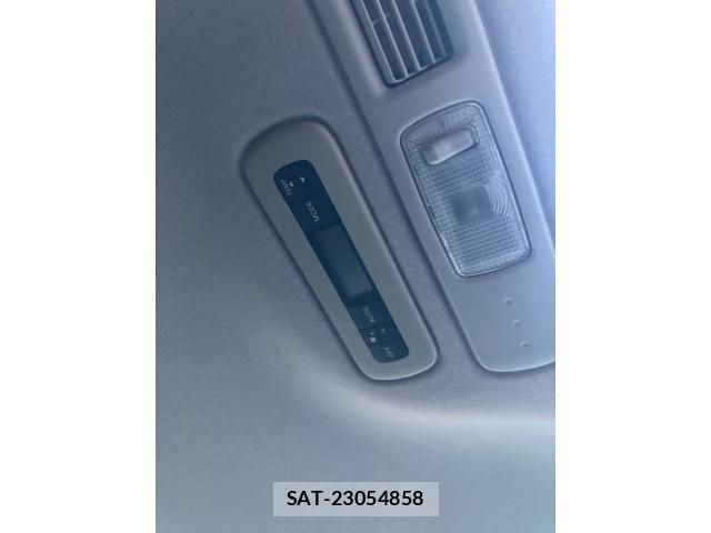 Nissan SERENA 2012-02 8368601-11