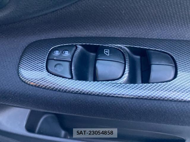 Nissan SERENA 2012-02 8368601-14