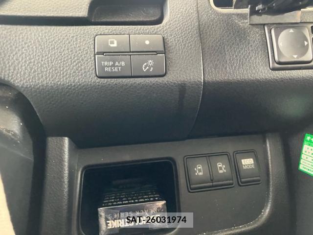 Nissan SERENA 2011-11 8368600-16