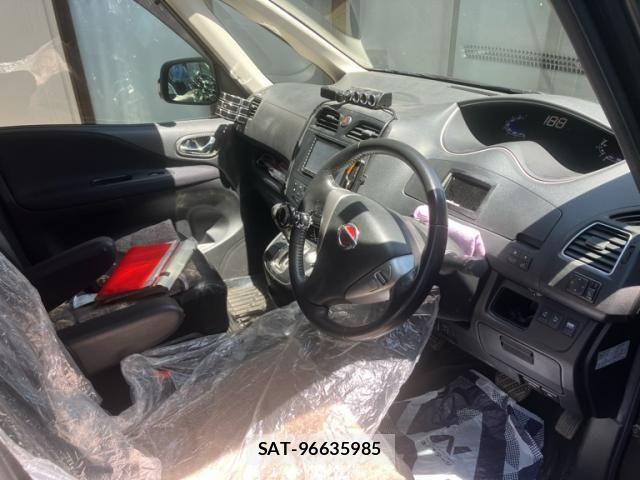 Nissan SERENA 2011-07 8372161-11