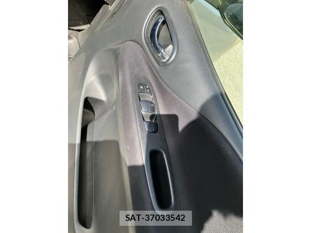 Nissan SERENA 2013-09 8372158-11