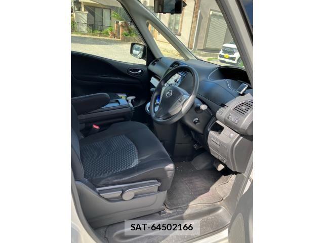 Nissan SERENA 2013-09 8372159-12