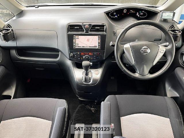 Nissan SERENA 2011-03 8414851-1