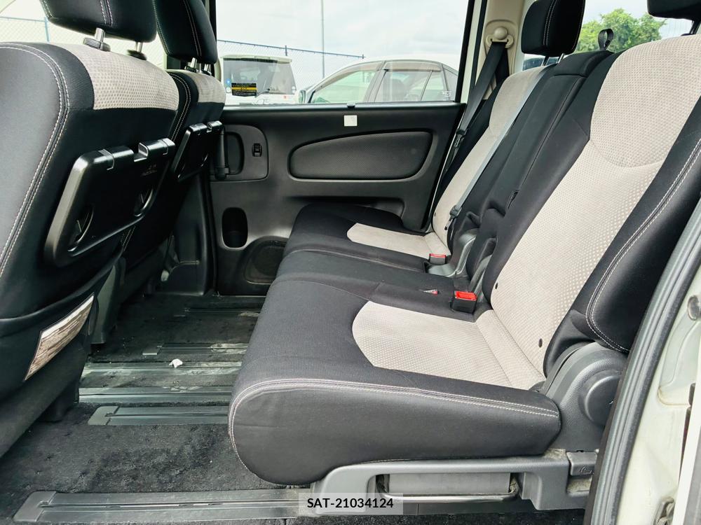 Nissan SERENA 2014 8322909-9