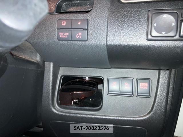 Nissan SERENA 2012-08 8414860-13