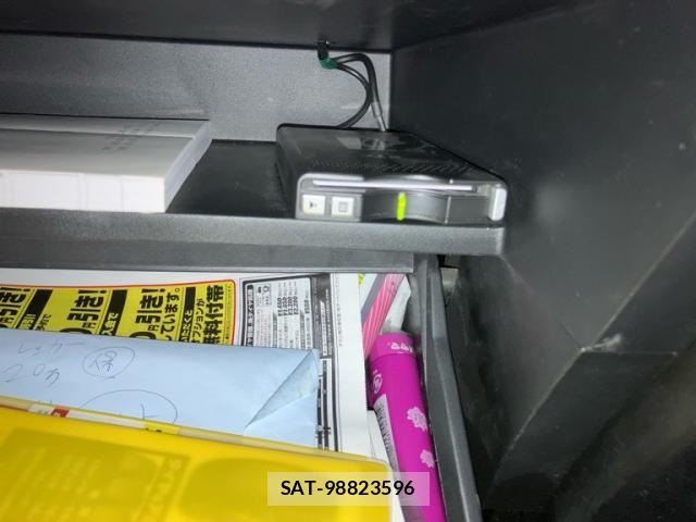 Nissan SERENA 2012-08 8414860-17