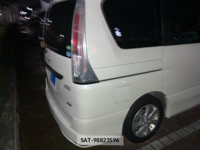 Nissan SERENA 2012-08 8414860-7