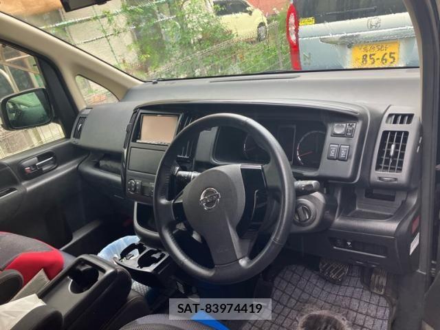 Nissan SERENA 2010-05 8414862-7