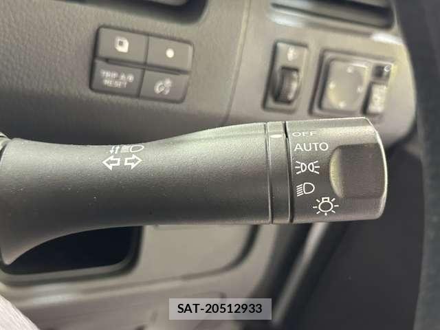 Nissan SERENA 2015-06 8414845-11