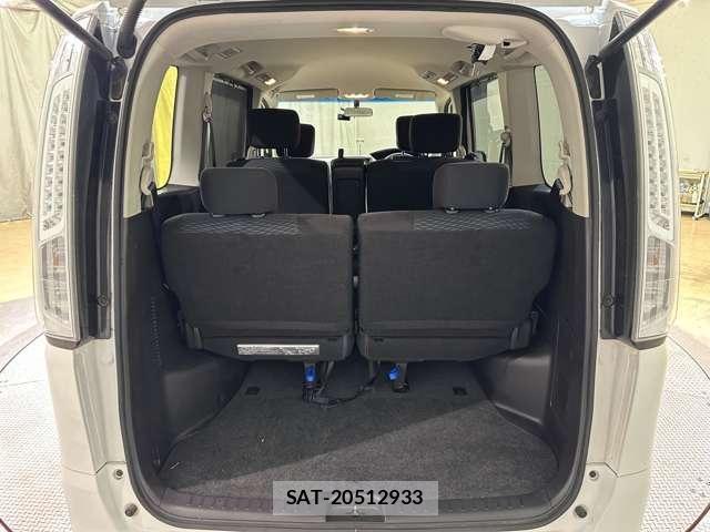 Nissan SERENA 2015-06 8414845-27