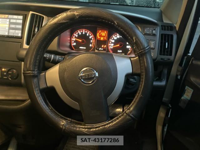 Nissan SERENA 2008-12 8414858-17