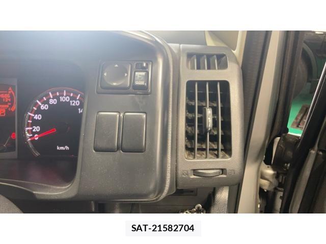 Nissan SERENA 2009-11 8414868-17